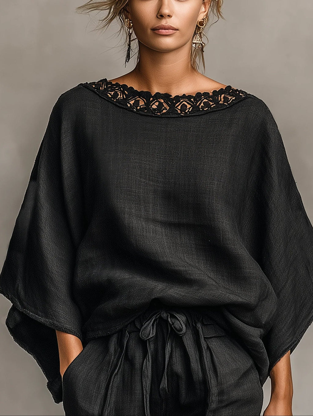 Conjunto Lila de blusa de renda com decote barco e calções