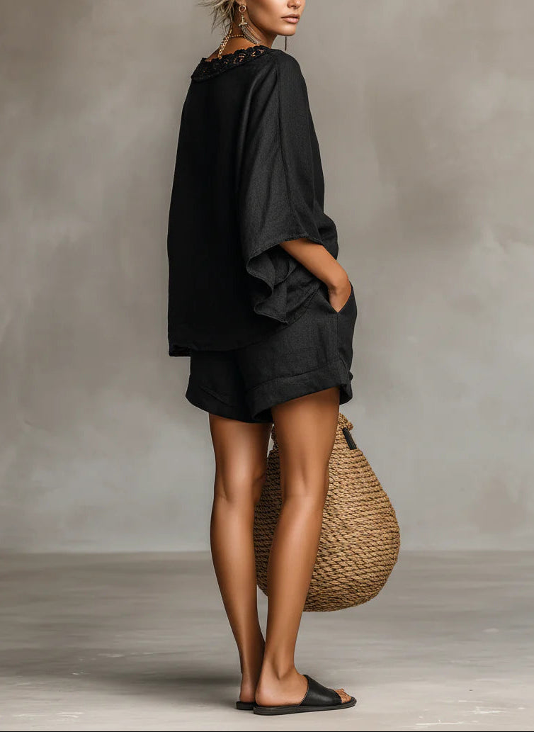 Conjunto Lila de blusa de renda com decote barco e calções