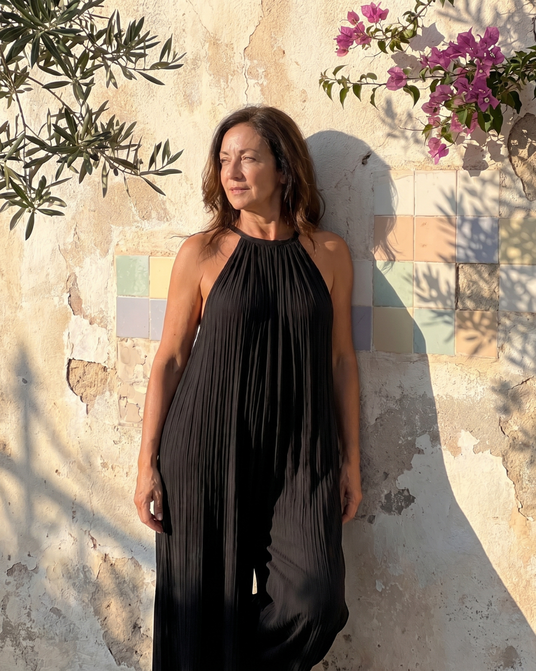 Sylvara | Mono holgado de pierna ancha con cuello halter plisado