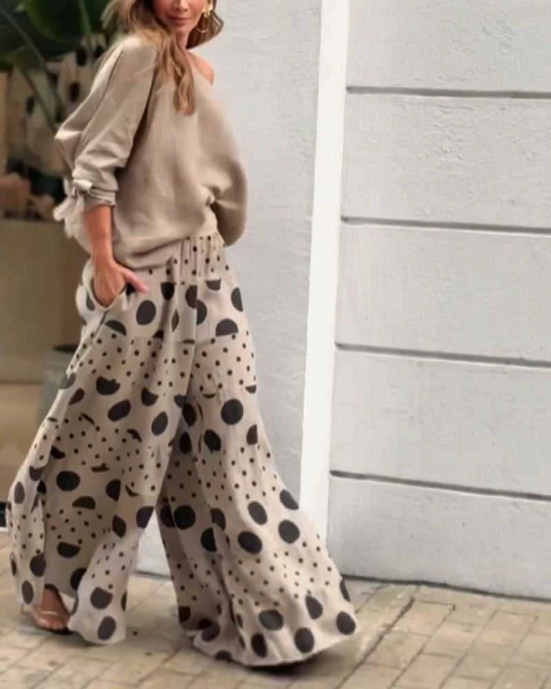 Conjunto casual de top de ombros descobertos e calças estampadas Samantha