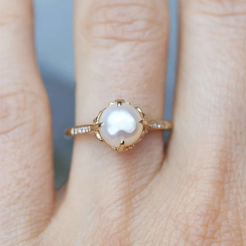 Anel vintage de pérola e zircônia em estilo latino com banho dourado