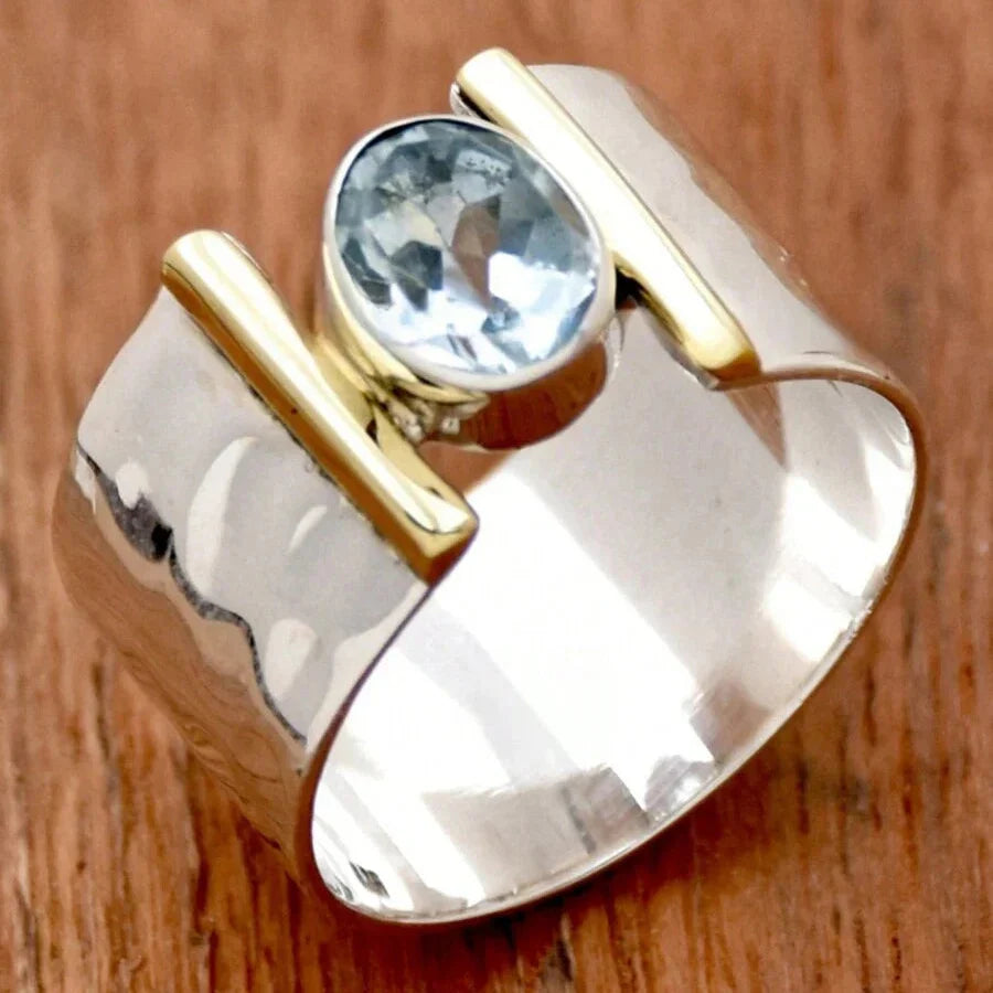 Elegante anillo retro de plata con circonita cúbica azul