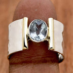 Elegante anillo retro de plata con circonita cúbica azul