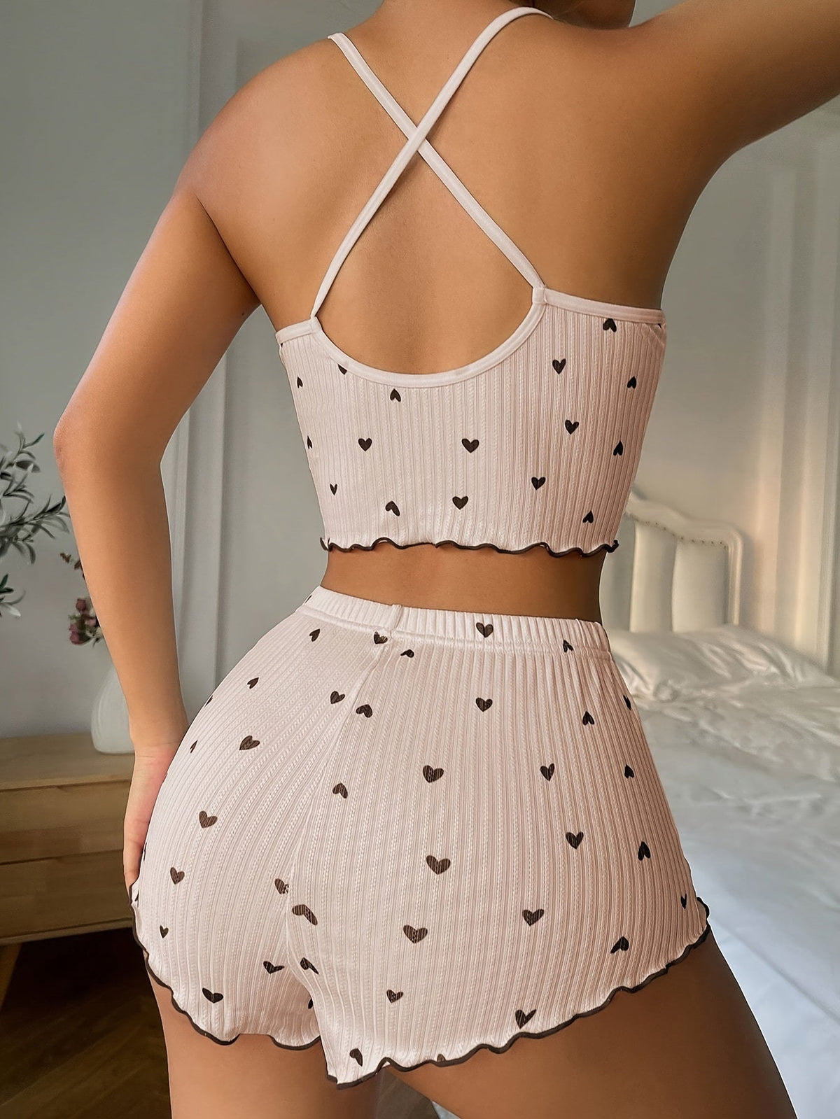 Claire | Conjunto de pijama con estampado de corazones y ribete de volantes