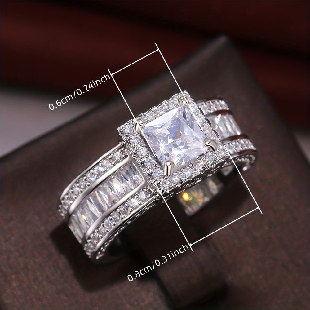Elegante anillo cuadrado de circonita con circonia cúbica radiante