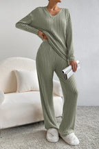 Conjunto de top de punto con escote en V y pantalones Sofia
