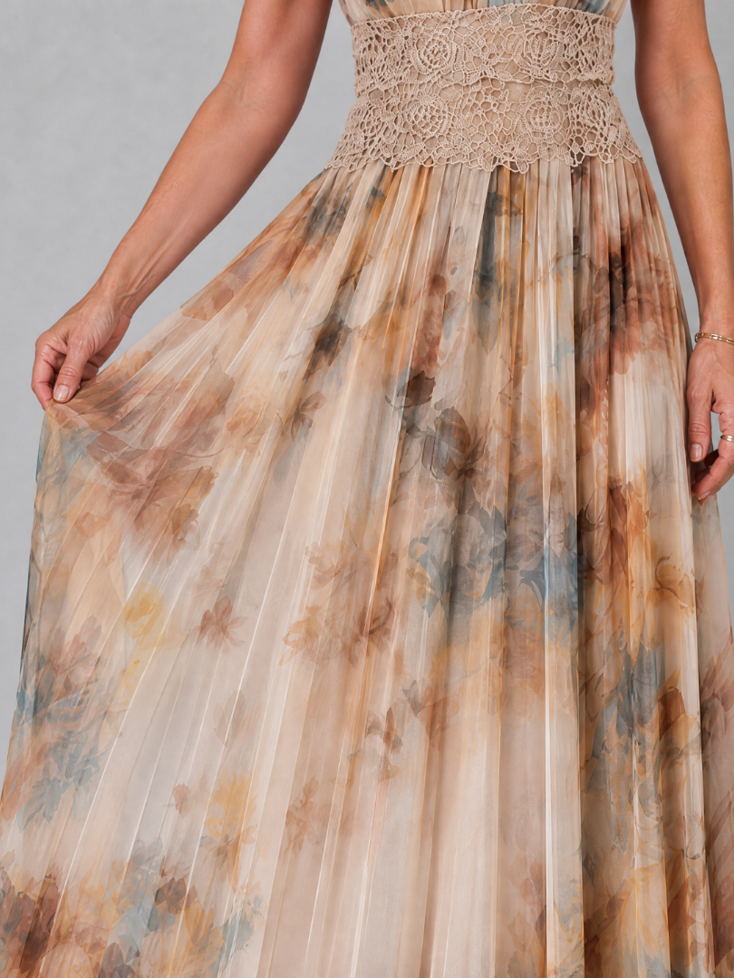Elavenue | Vestido longo com gola halter e cintura de renda