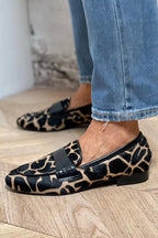 MOCASÍN CON ESTAMPADO ANIMAL Y DETALLE ELEGANTE