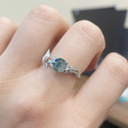 Anillo vintage de plata con hoja de ágata musgosa y hierba acuática redonda