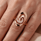 Anel elegante de zircônia e ouro