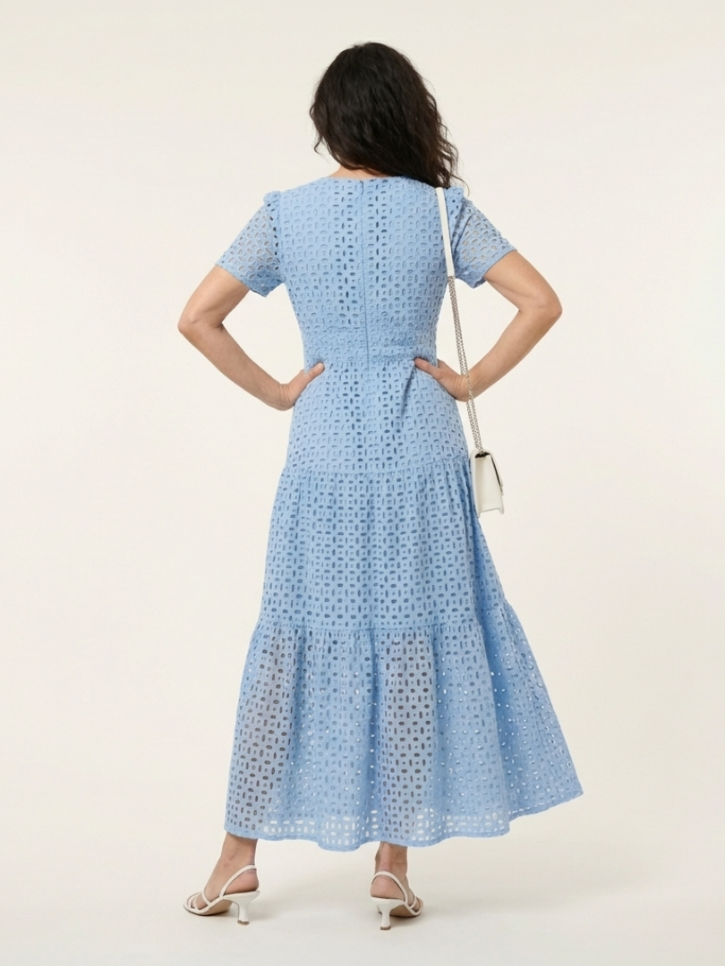 Brielle | Vestido midi em camadas com decote em V e mangas curtas
