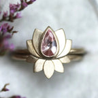 Conjunto vintage elegante de anéis flor de lótus com incrustações de zircónias cor-de-rosa