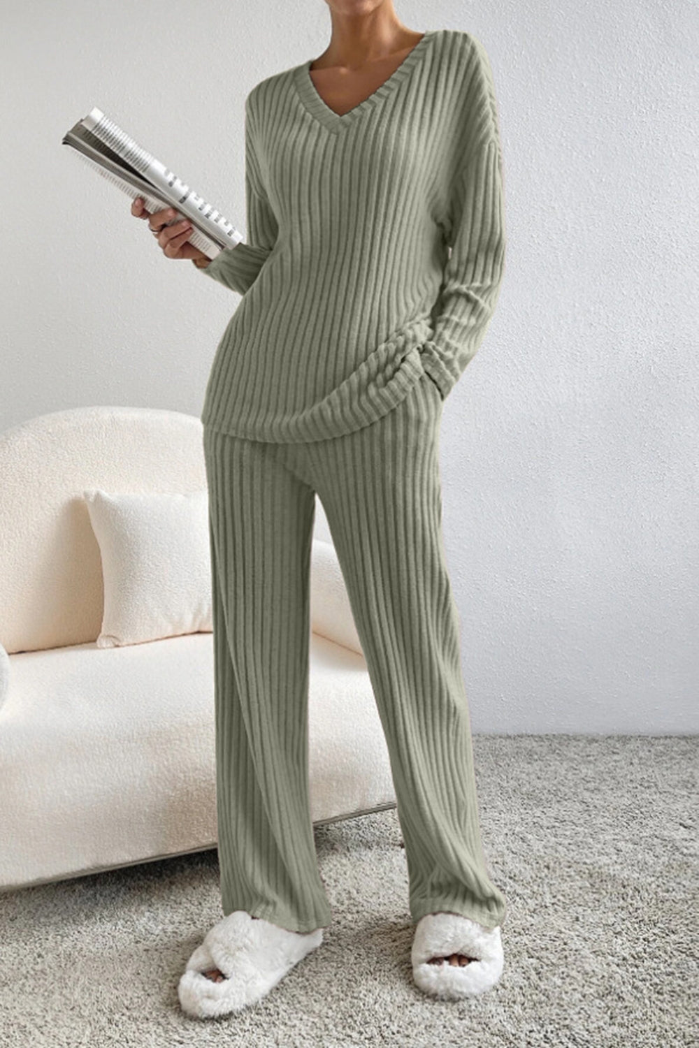 Conjunto de top de punto con escote en V y pantalones Sofia