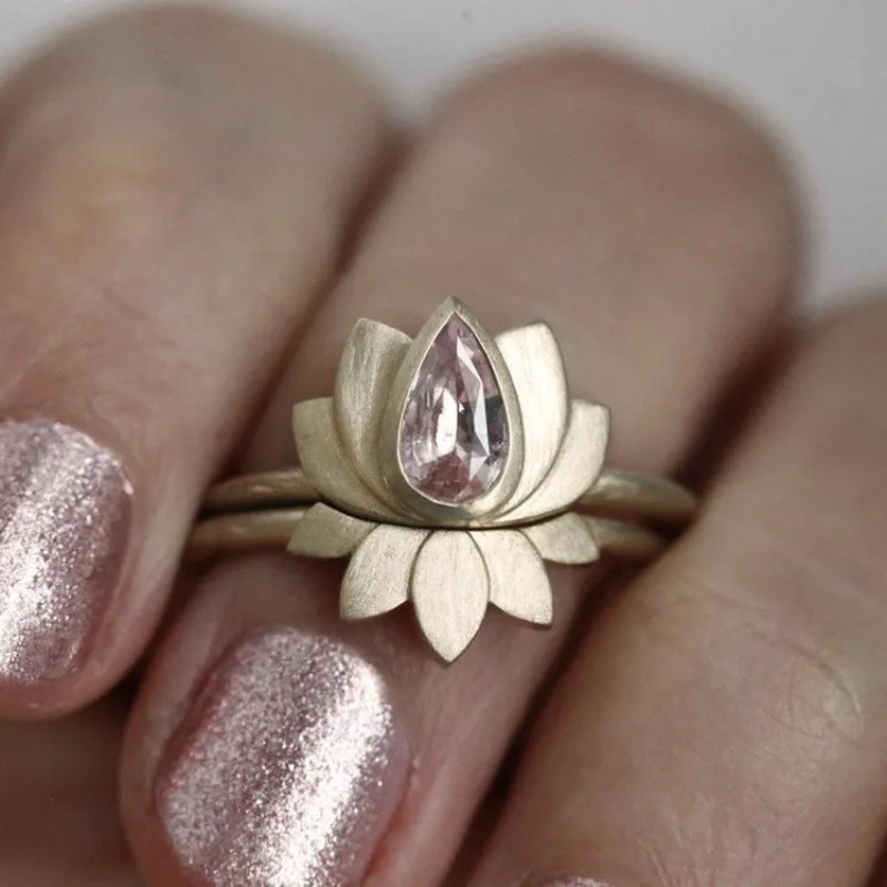 Conjunto vintage elegante de anéis flor de lótus com incrustações de zircónias cor-de-rosa