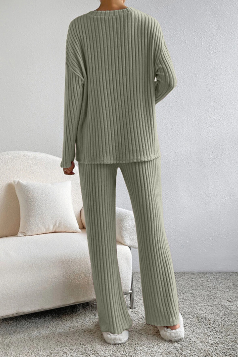 Conjunto de top de punto con escote en V y pantalones Sofia