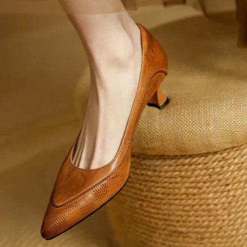 Scarpins elegantes Fiona de couro legítimo