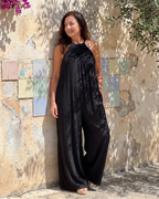 Sylvara | Mono holgado de pierna ancha con cuello halter plisado
