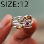 Anillo bohemio apilable con piedras multicolores