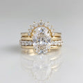 Anel elegante de estilo europeu, com zircónias e diamantes em camadas