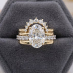 Anel elegante de estilo europeu, com zircónias e diamantes em camadas