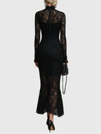 Monica | Vestido comprido elegante de renda com cauda de sereia