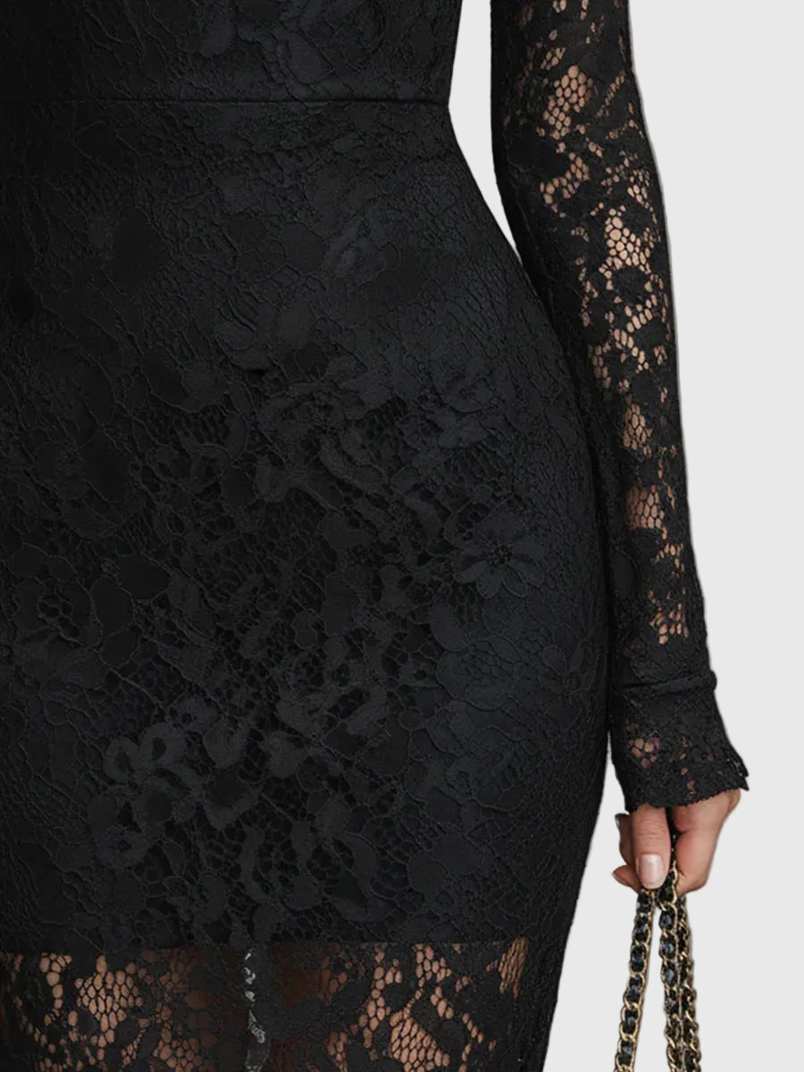Monica | Vestido comprido elegante de renda com cauda de sereia