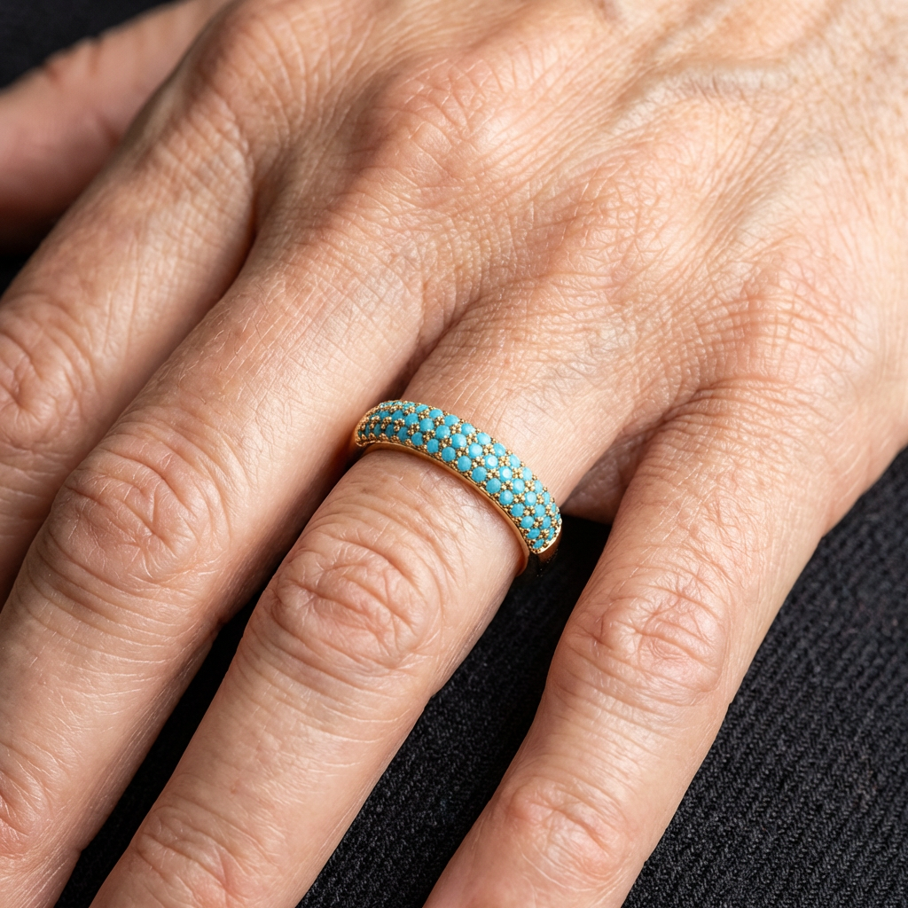 Elegante anillo vintage de turquesa chapado en oro