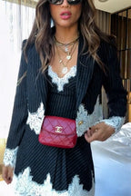 Conjunto de terno e vestido com detalhes de renda Lydia