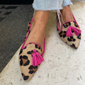 BAILARINAS CON ESTAMPADO ANIMAL Y ELEGANTES BORLAS