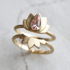 Conjunto vintage elegante de anéis flor de lótus com incrustações de zircónias cor-de-rosa