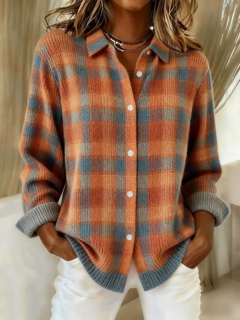 Sofia – Blusa aos quadrados confecionada em tecido quente e macio de camisola com capuz