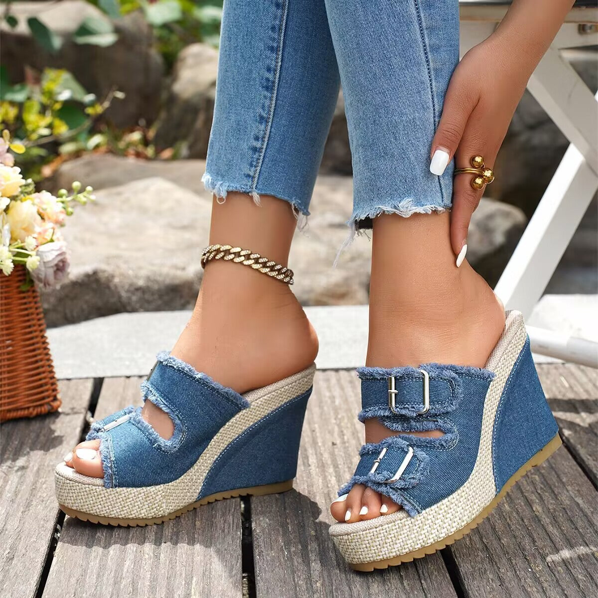 Atelier | Sandalias de cuña con bordes deshilachados