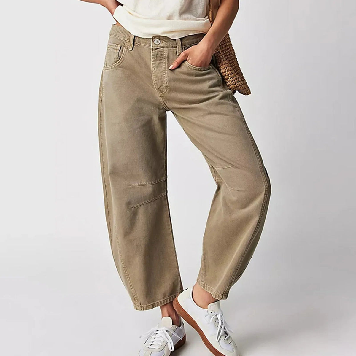 Relaxed Barrel Leg Jeans with Curved Silhouette and Mid Rise