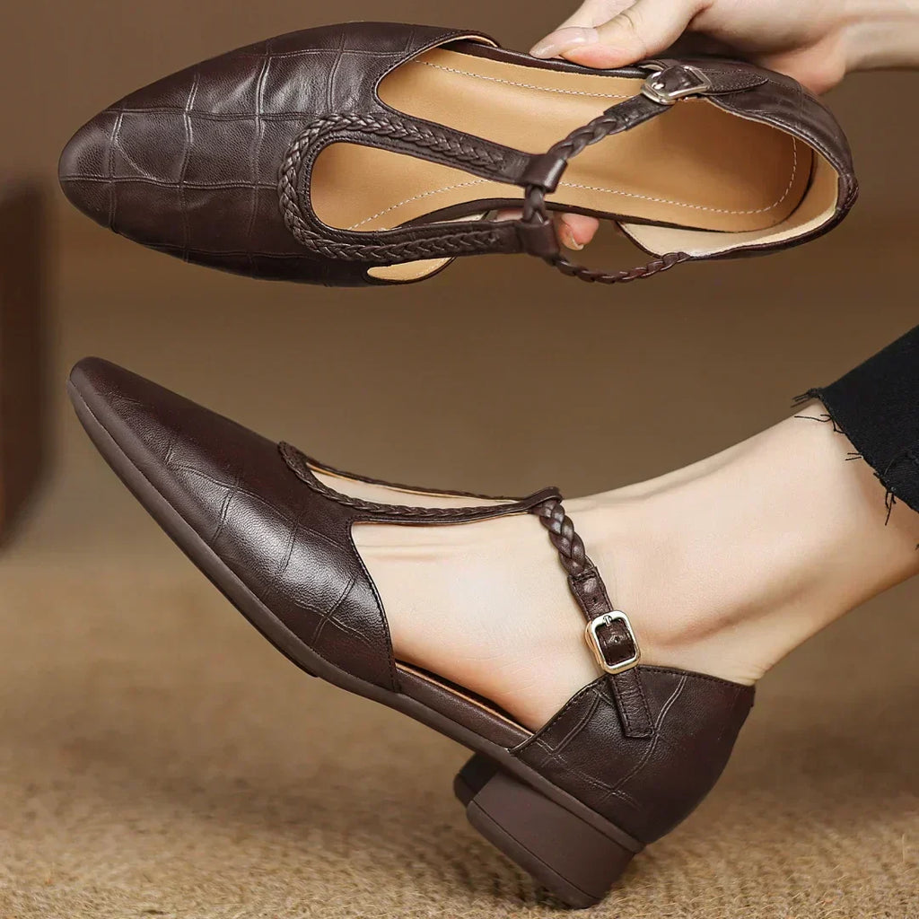 Sapatos Mary Jane em pele