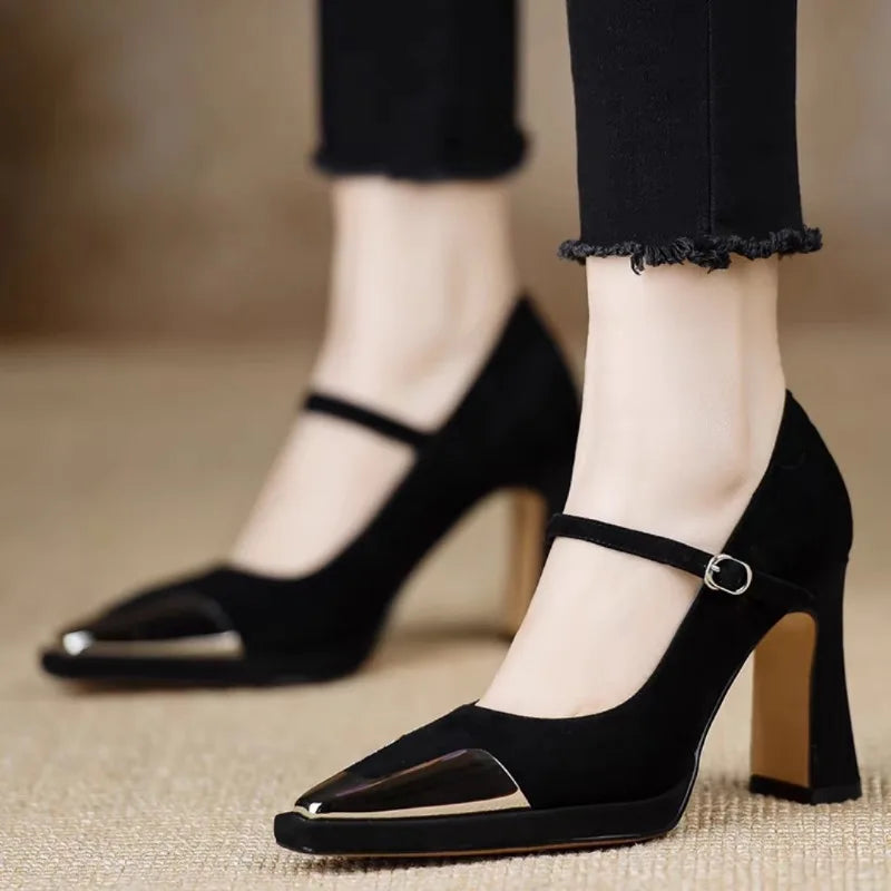 Sapatos de salto elegantes Mora