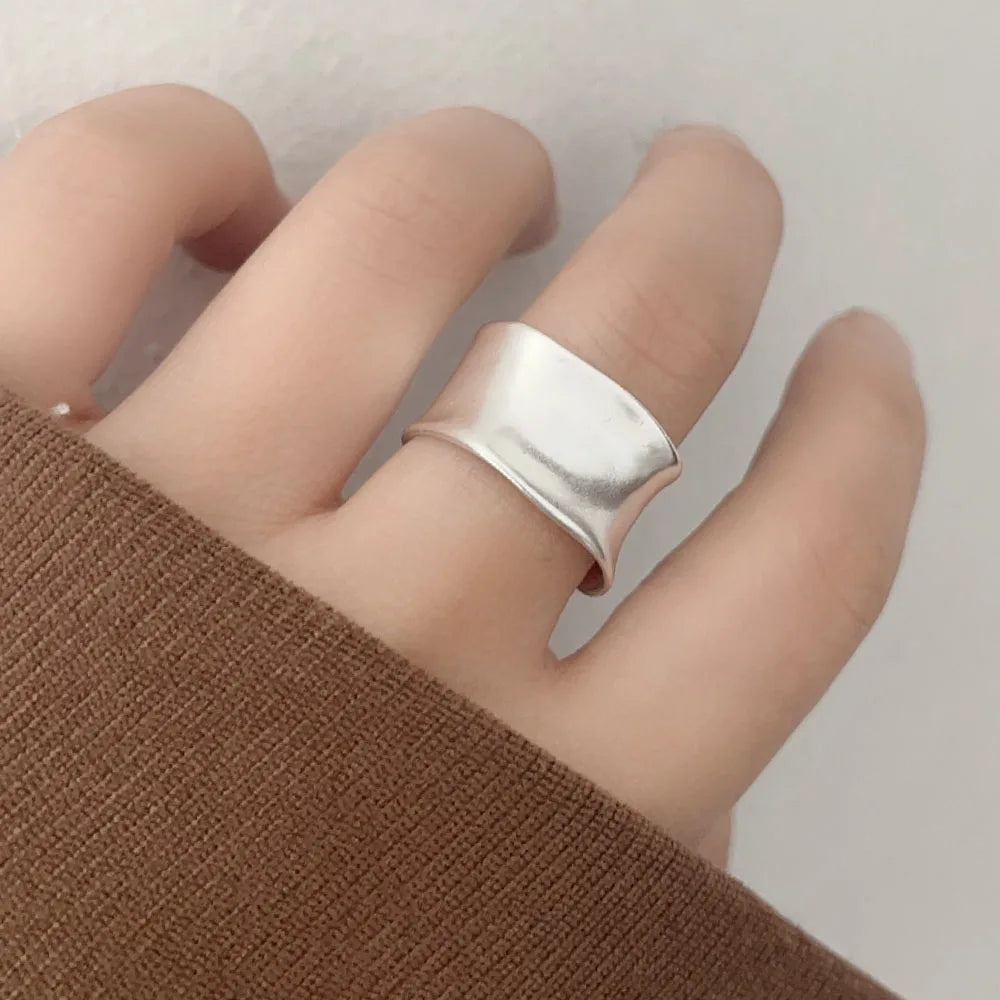 Anillo vintage ancho y plano ajustable de oro y plata