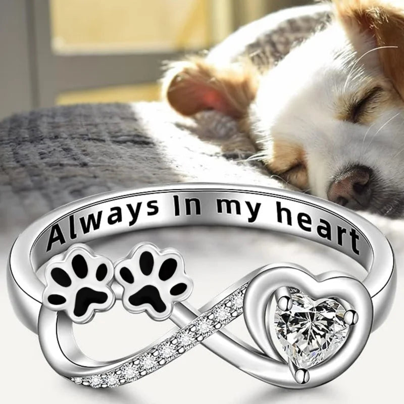 Anillo de circonia cúbica en forma de corazón con diseño de infinito