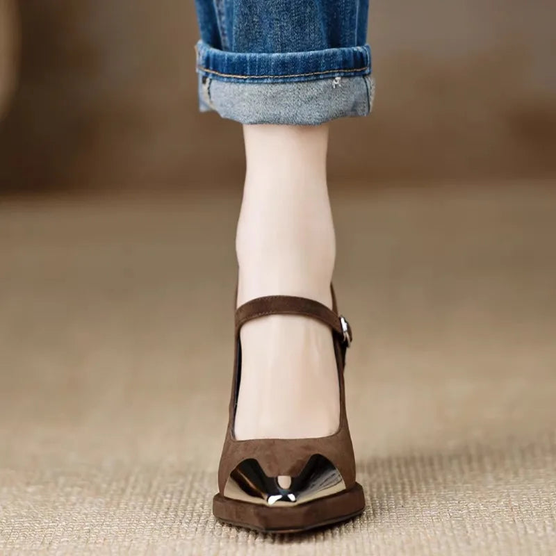 Sapatos de salto elegantes Mora