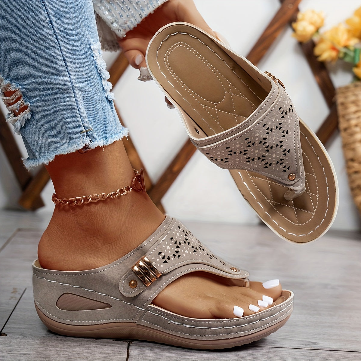 Wendy - Sandalias para caminar de ajuste relajado