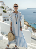 Ione | Vestido longo listrado com decote redondo e mangas curtas