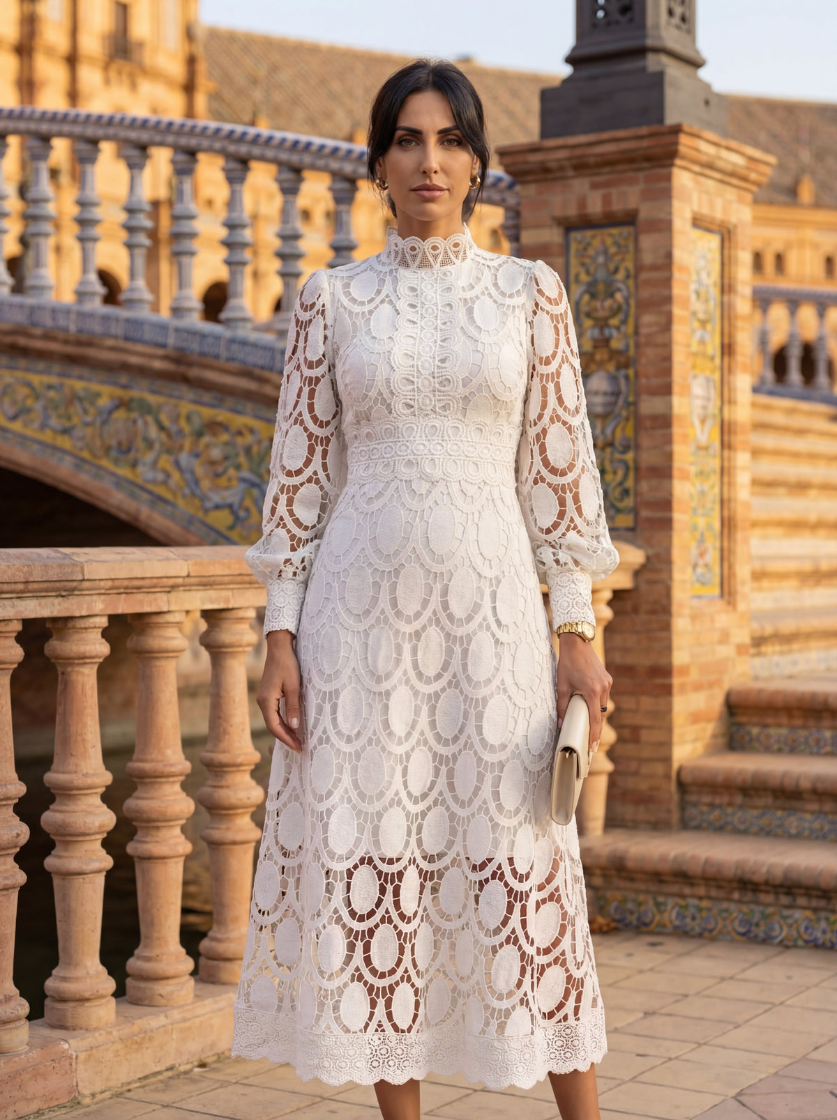 Carmona | Vestido de gola alta e mangas compridas