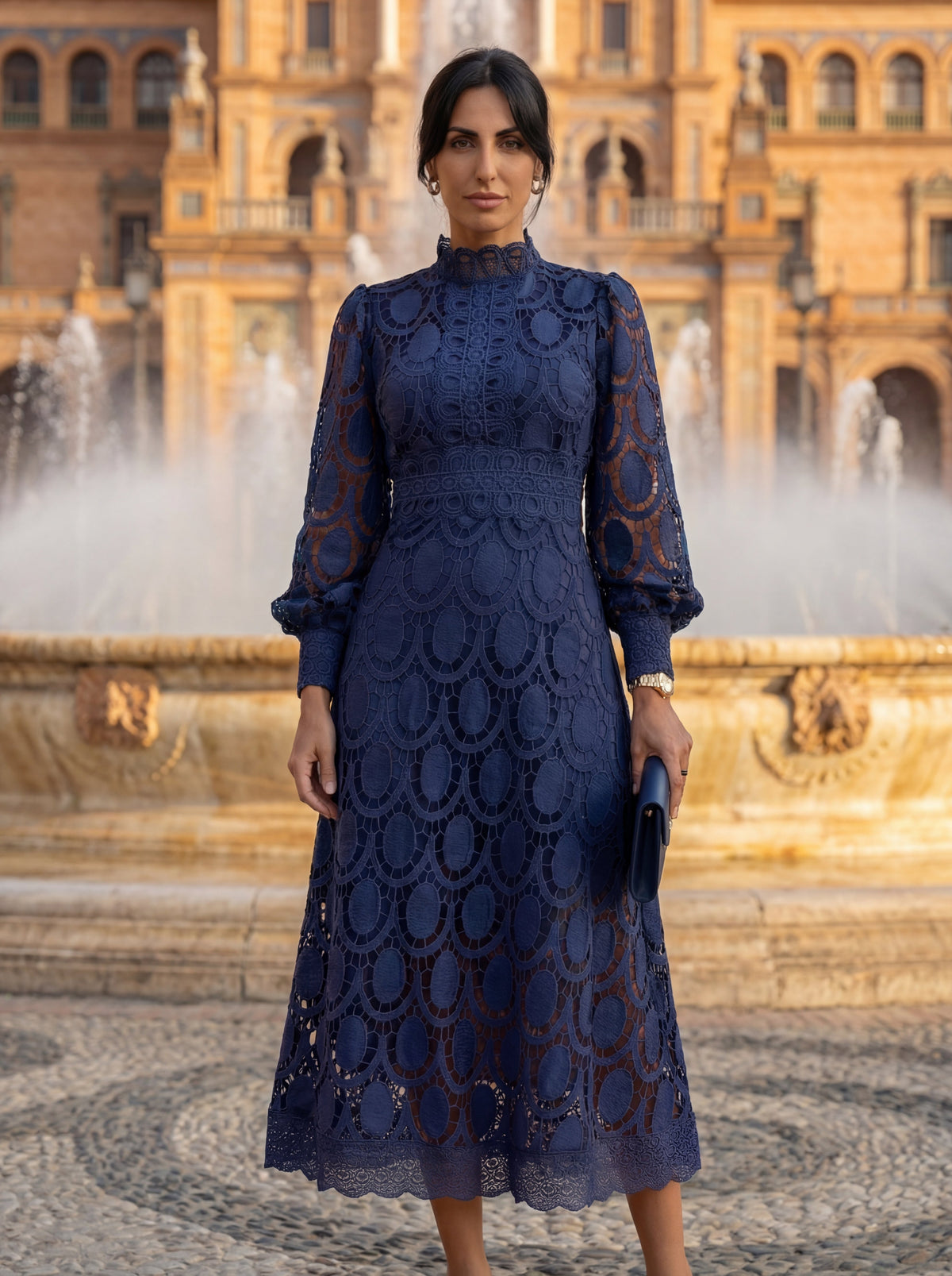 Carmona | Vestido de gola alta e mangas compridas