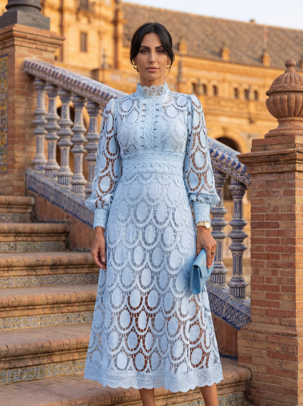 Carmona | Vestido de gola alta e mangas compridas