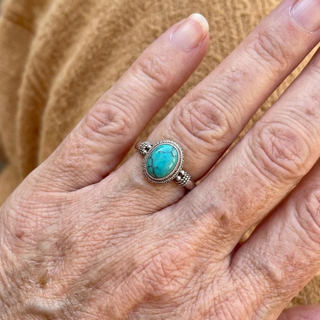 Anillo vintage bohemio redondo de plata con turquesa