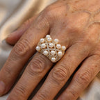 Anillo vintage de perla en cúpula con racimo