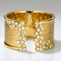 Anel largo vintage banhado a ouro com zircónias cúbicas