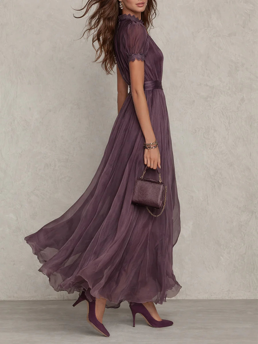 Flavia | Elegante vestido largo morado con escote en lágrima y encaje