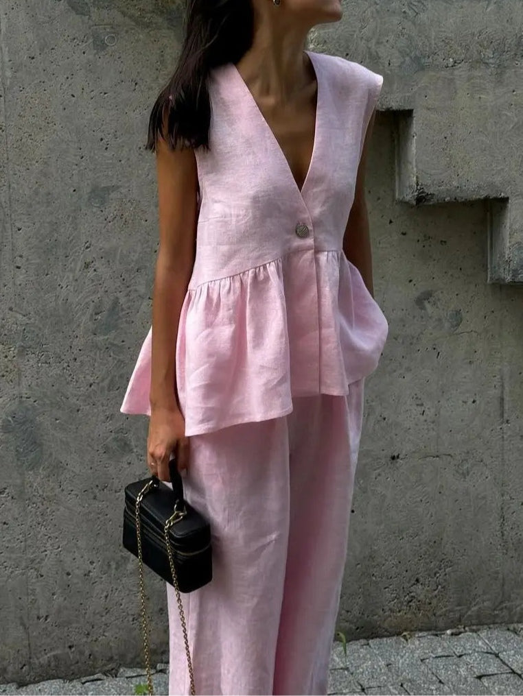 Traje de dos piezas con volantes y cuello de pico Lila