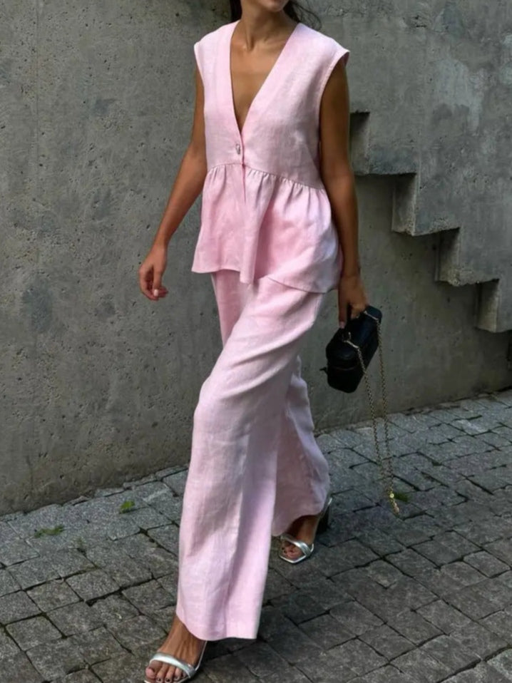 Traje de dos piezas con volantes y cuello de pico Lila