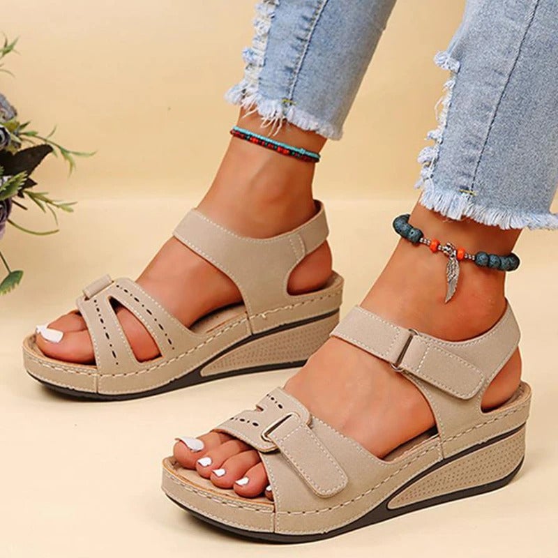 Sandalias Helene con tiras de comodidad ajustables